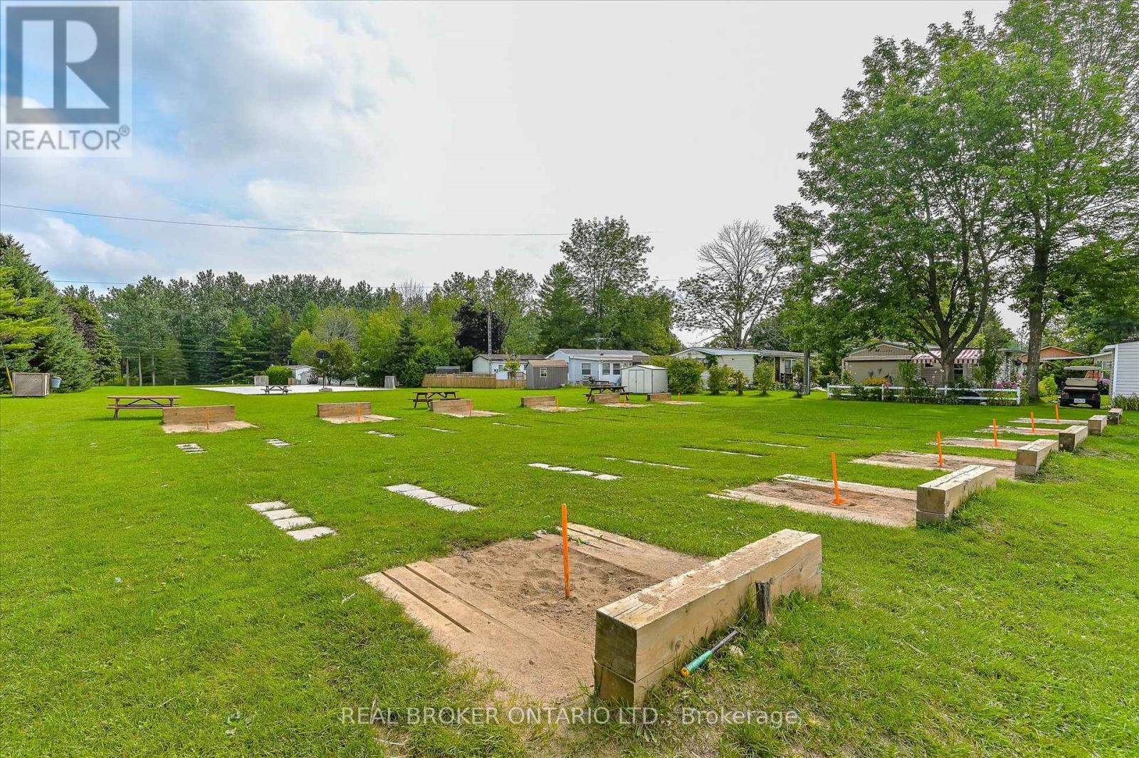 127 Cedar Crescent Property Photo 36