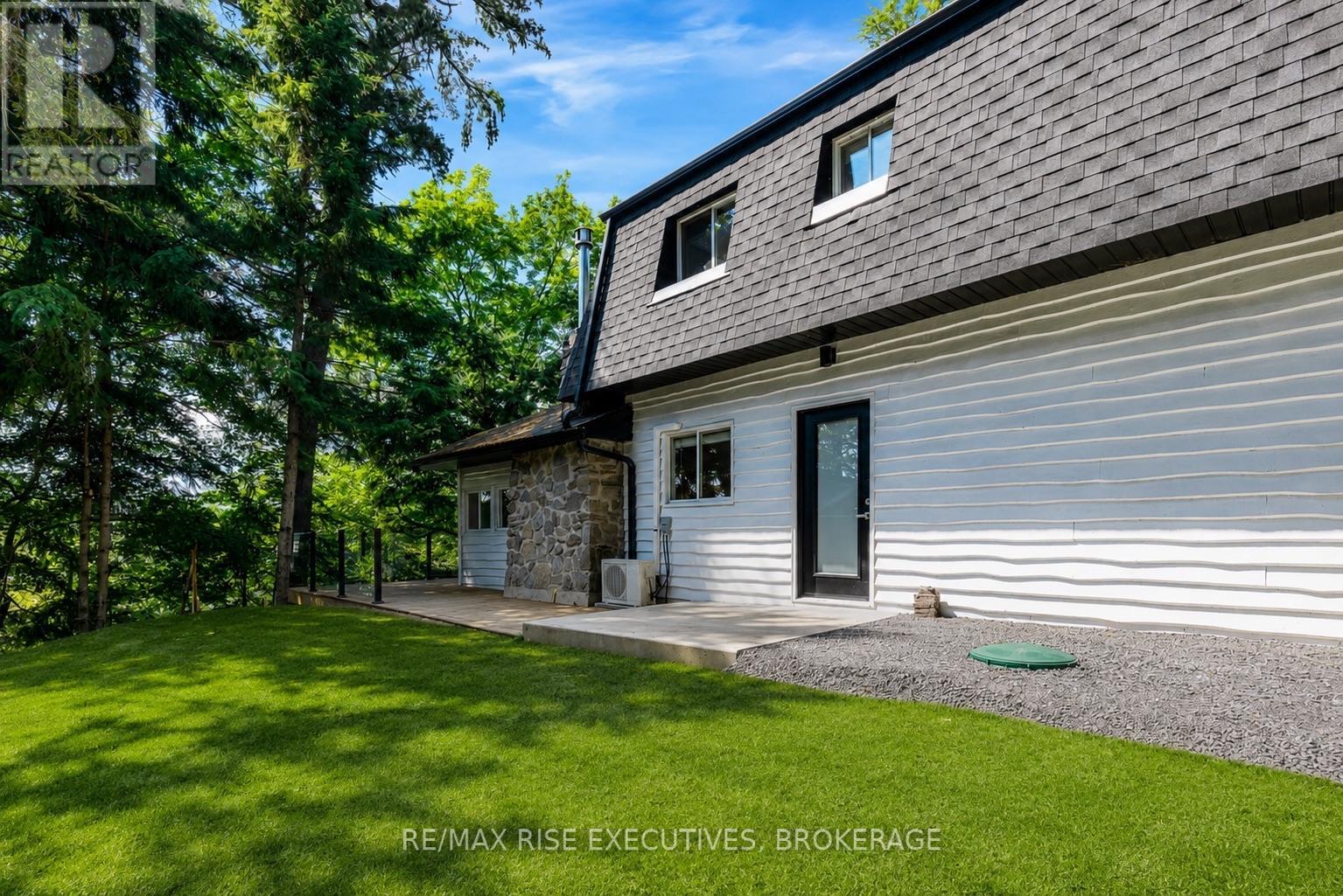 973 Foster Bay Lane Property Photo 4