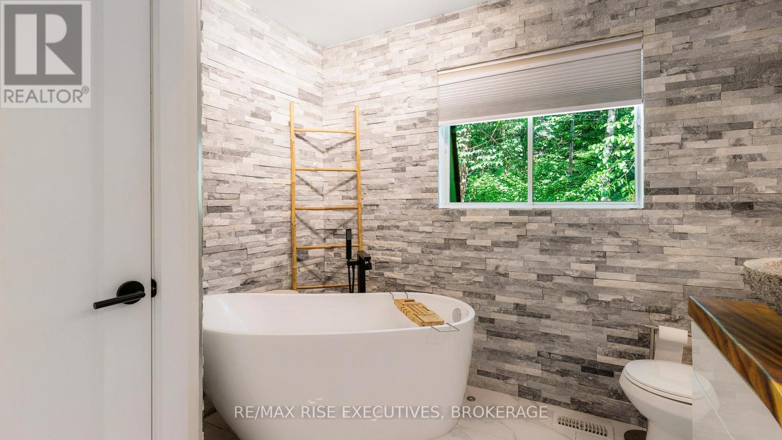 973 Foster Bay Lane Property Photo 27