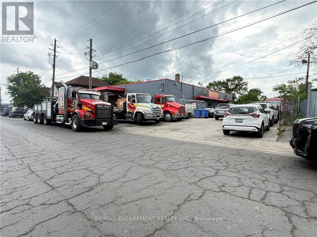350 SHERMAN AVENUE N Property Photo 1