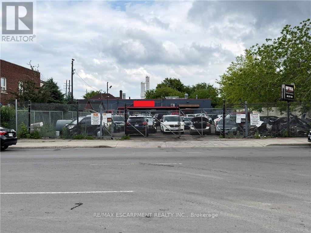 350 Sherman Avenue N Property Photo 7