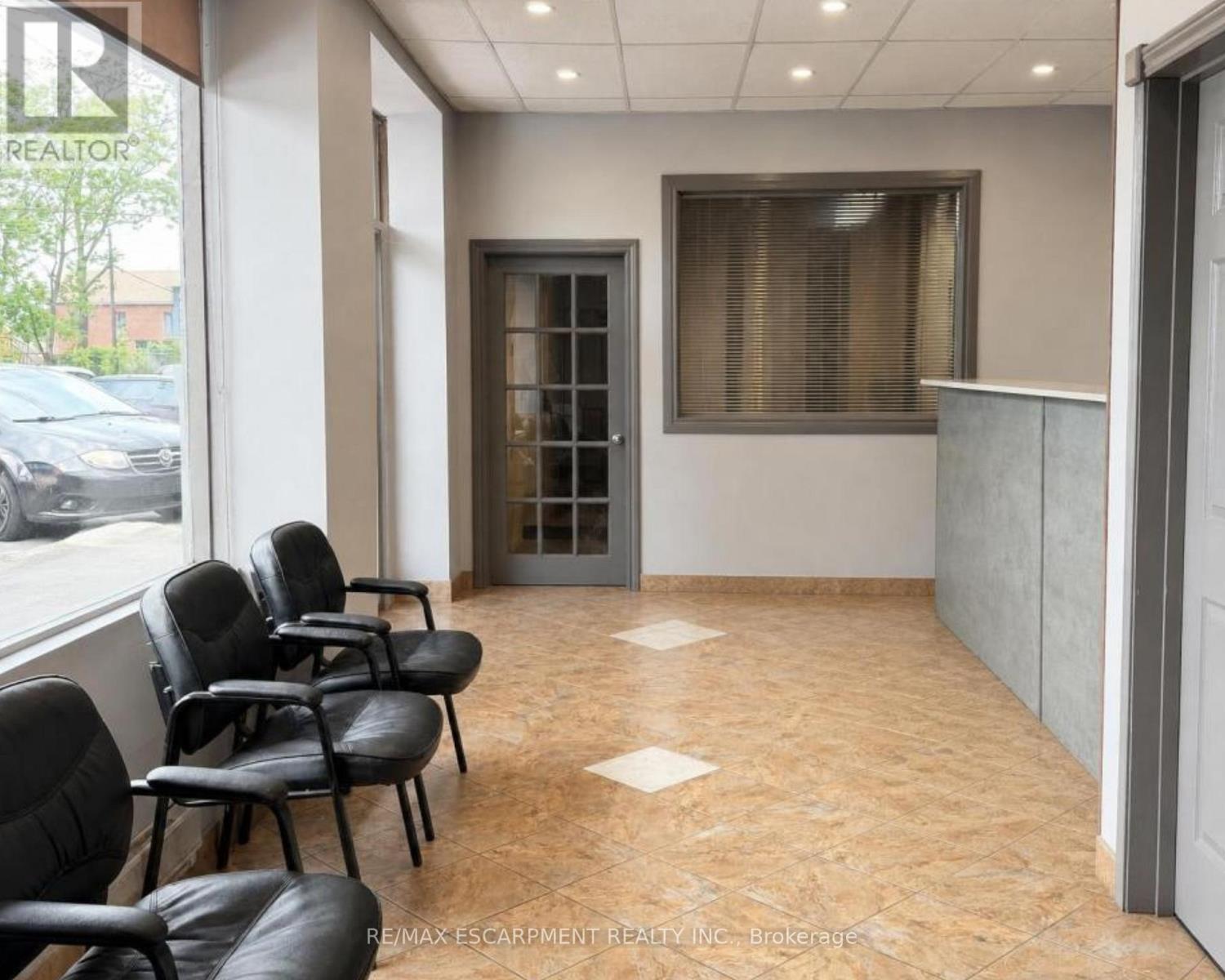 350 Sherman Avenue N Property Photo 11
