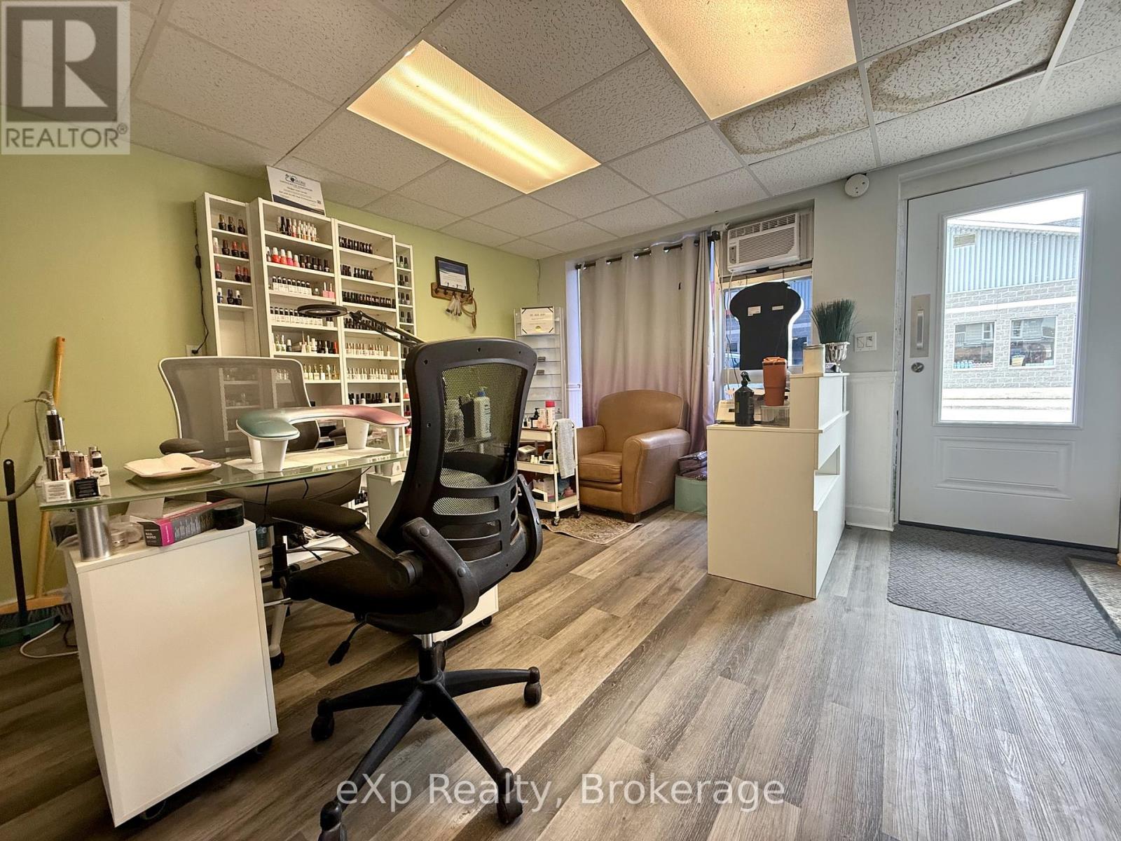 114 Durham Street E Property Photo 11