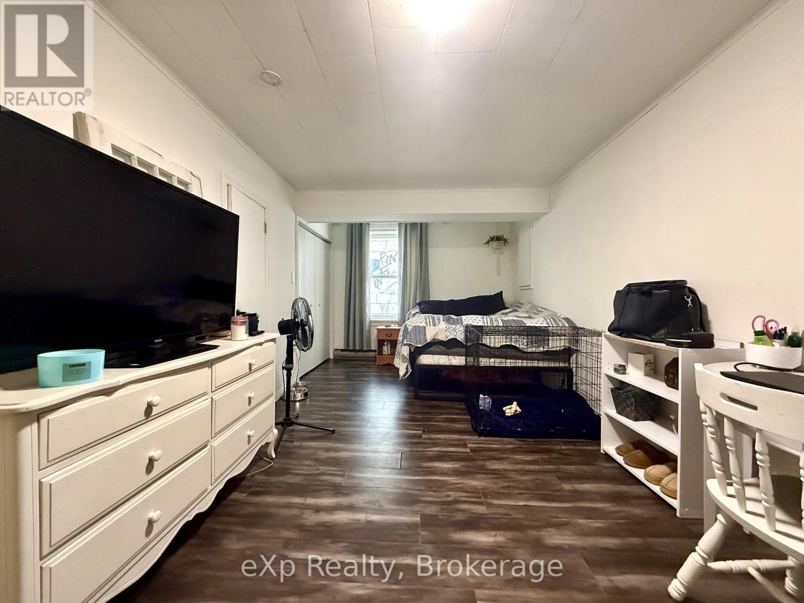 114 Durham Street E Property Photo 14