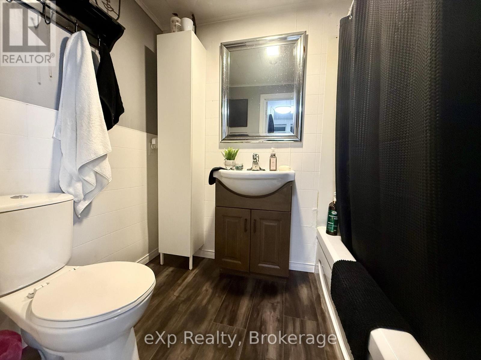 114 Durham Street E Property Photo 15
