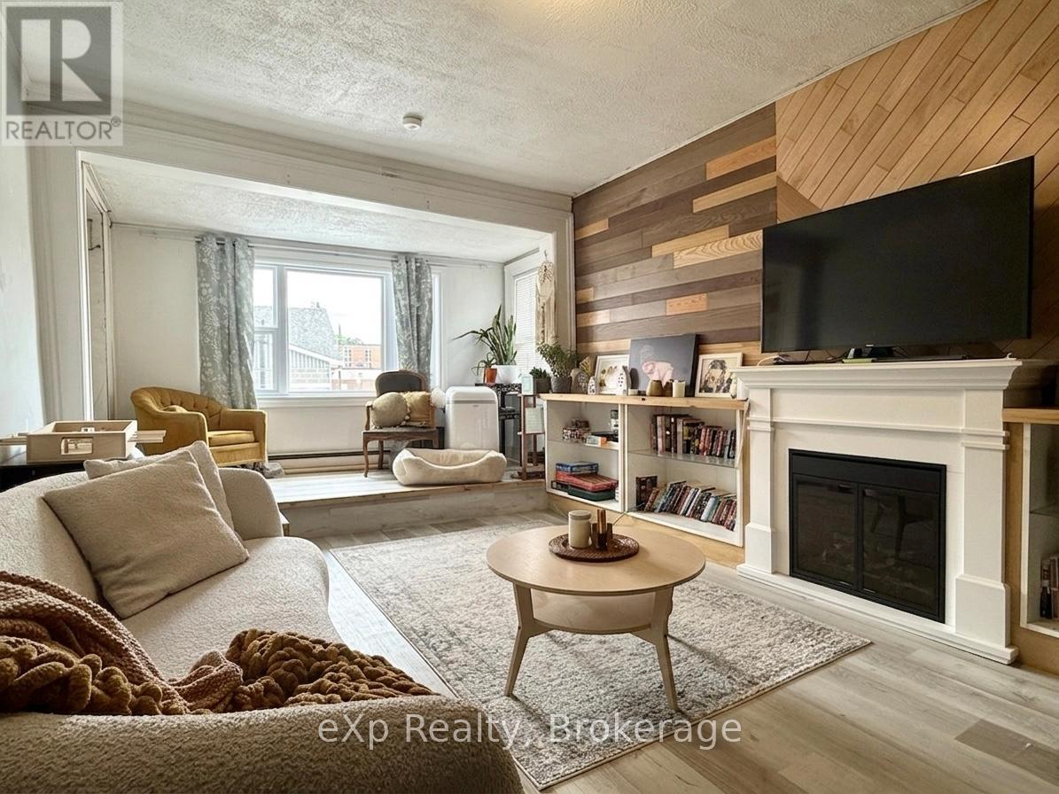 114 Durham Street E Property Photo 16