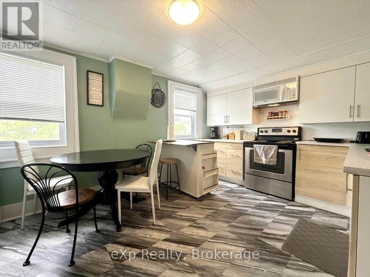 114 Durham Street E Property Photo 17