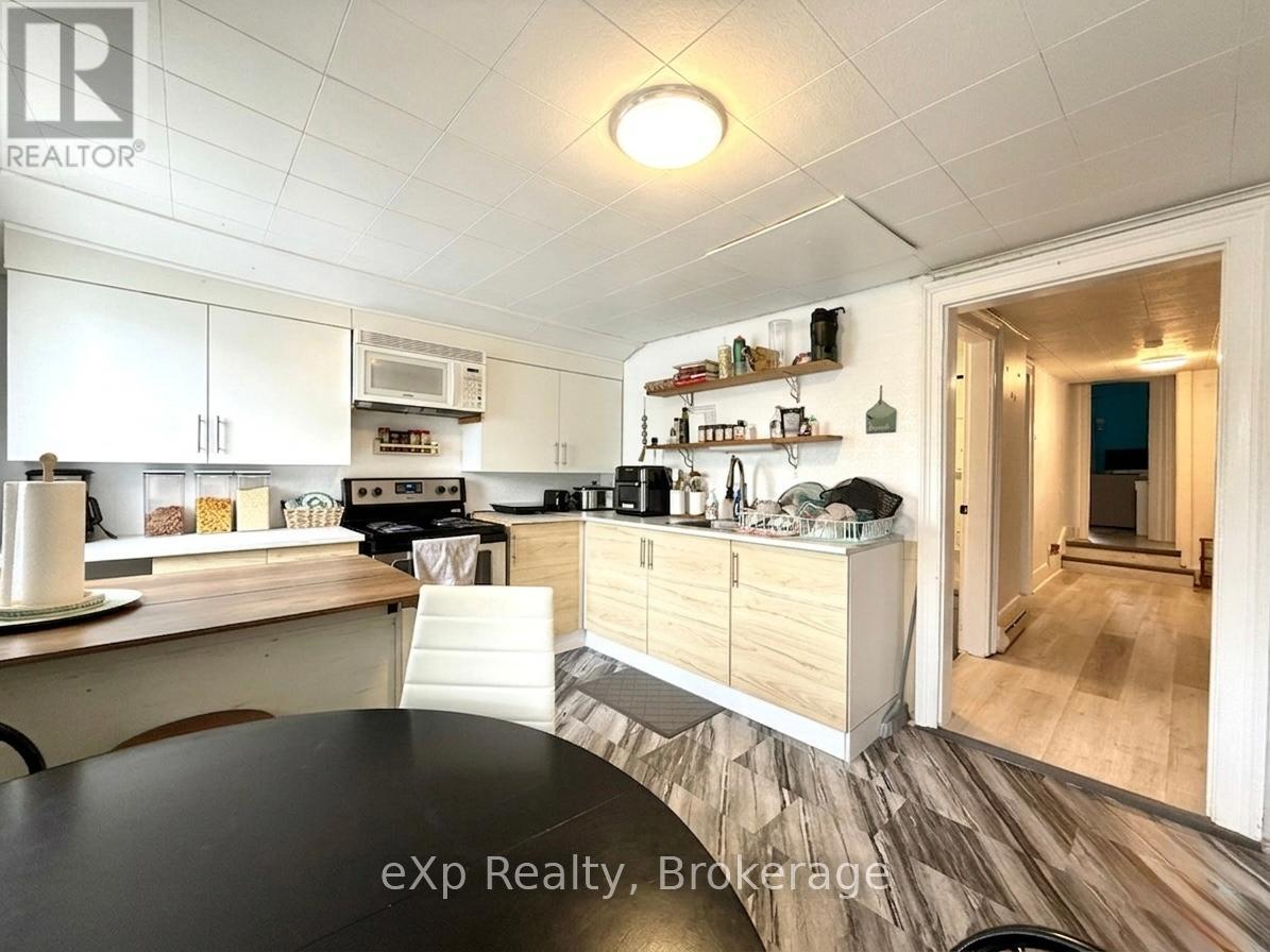 114 Durham Street E Property Photo 18