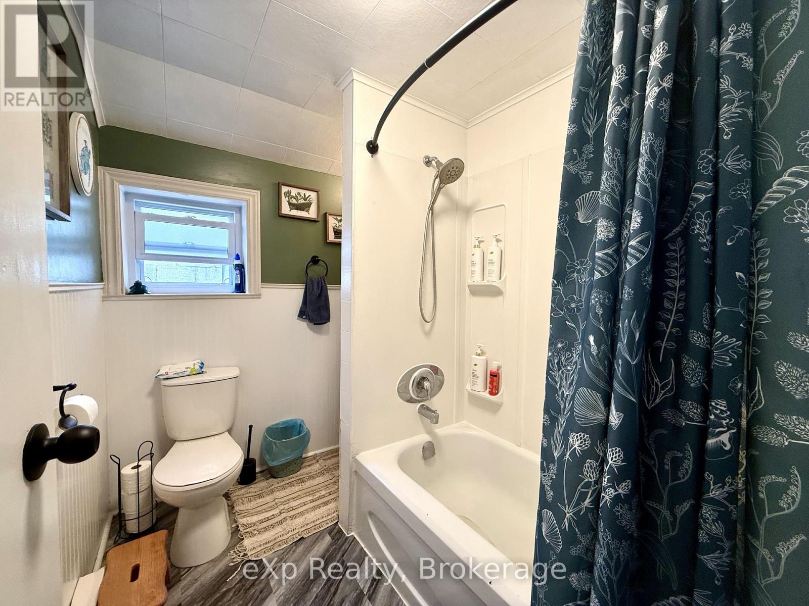 114 Durham Street E Property Photo 22