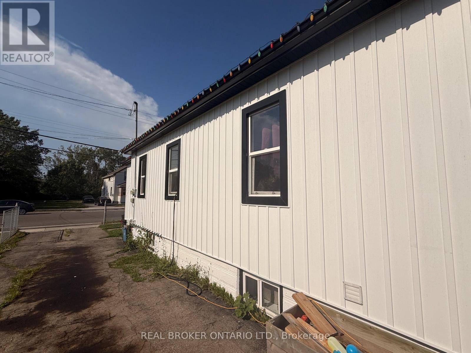 314 Broadway Street Property Photo 6