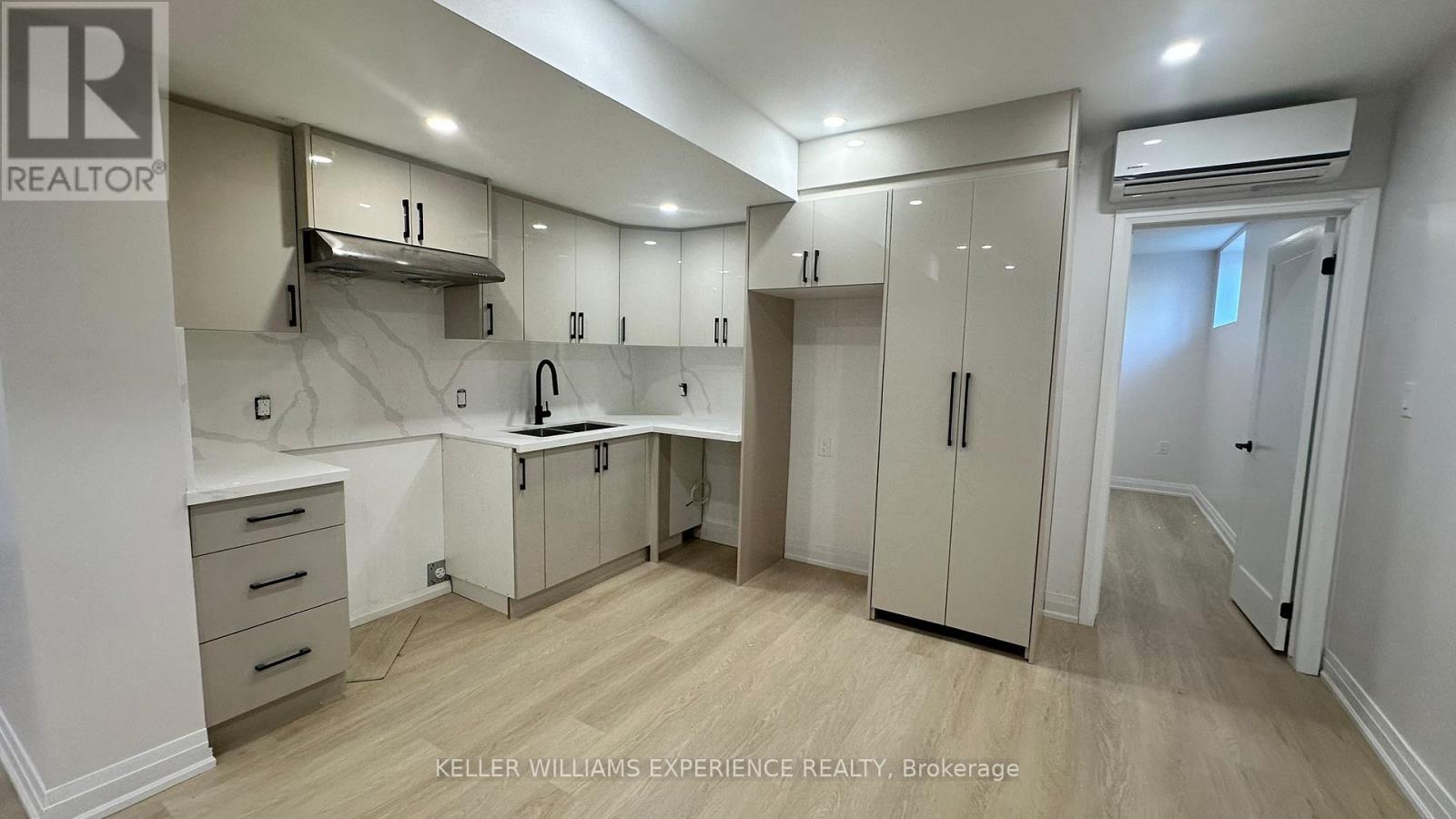 125 Jewel Street Property Photo 6