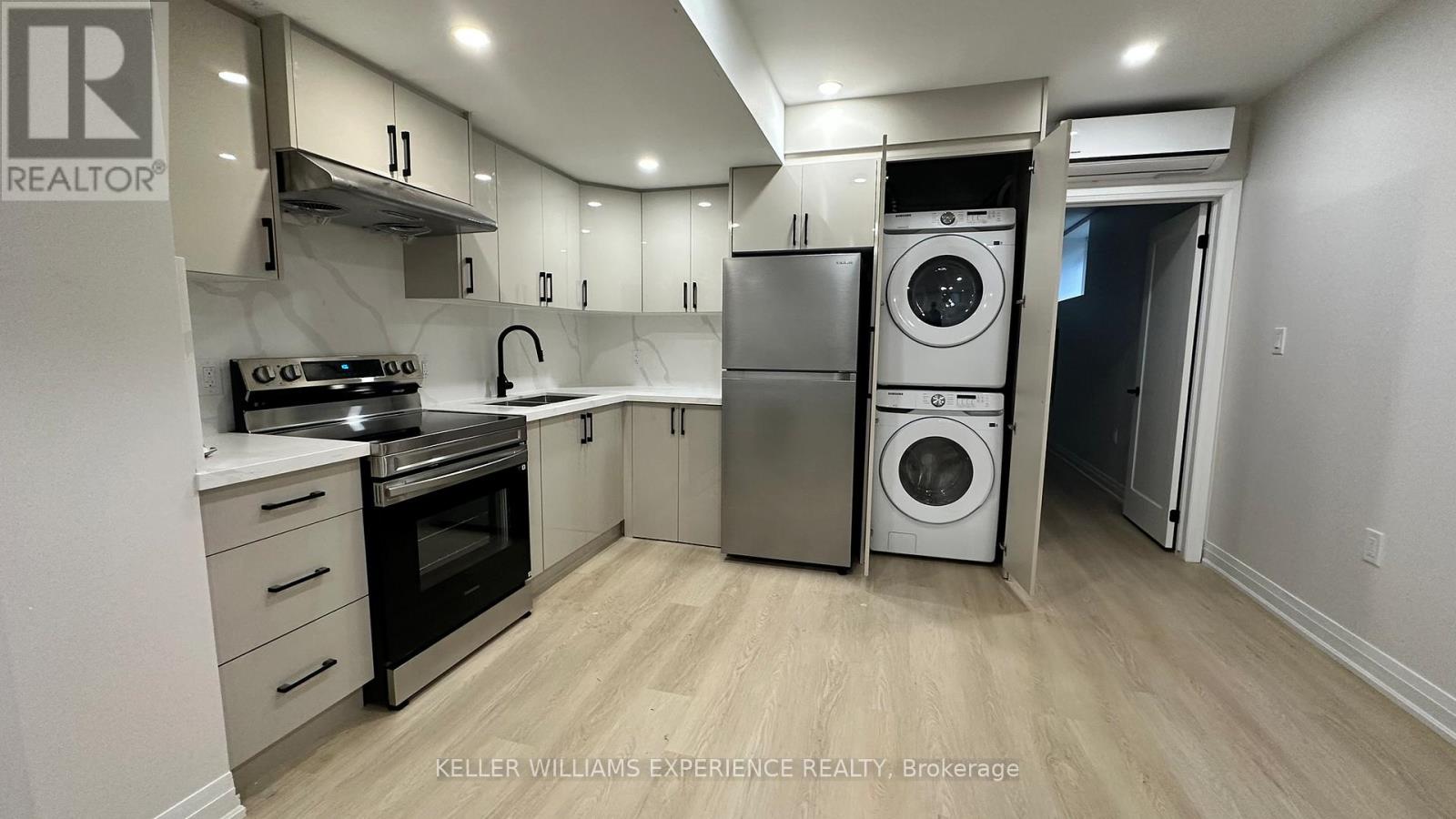 125 Jewel Street Property Photo 7