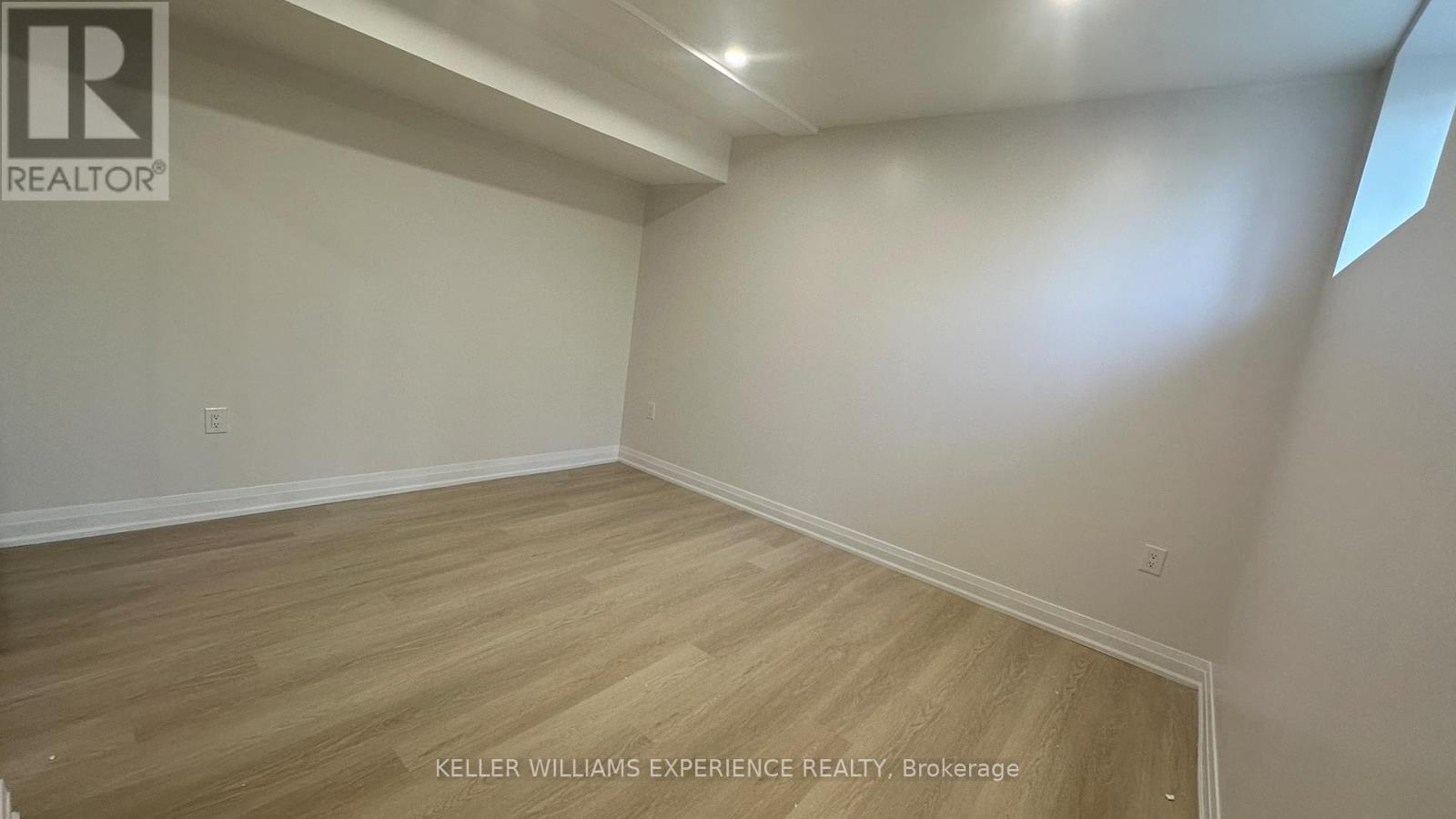 125 Jewel Street Property Photo 9