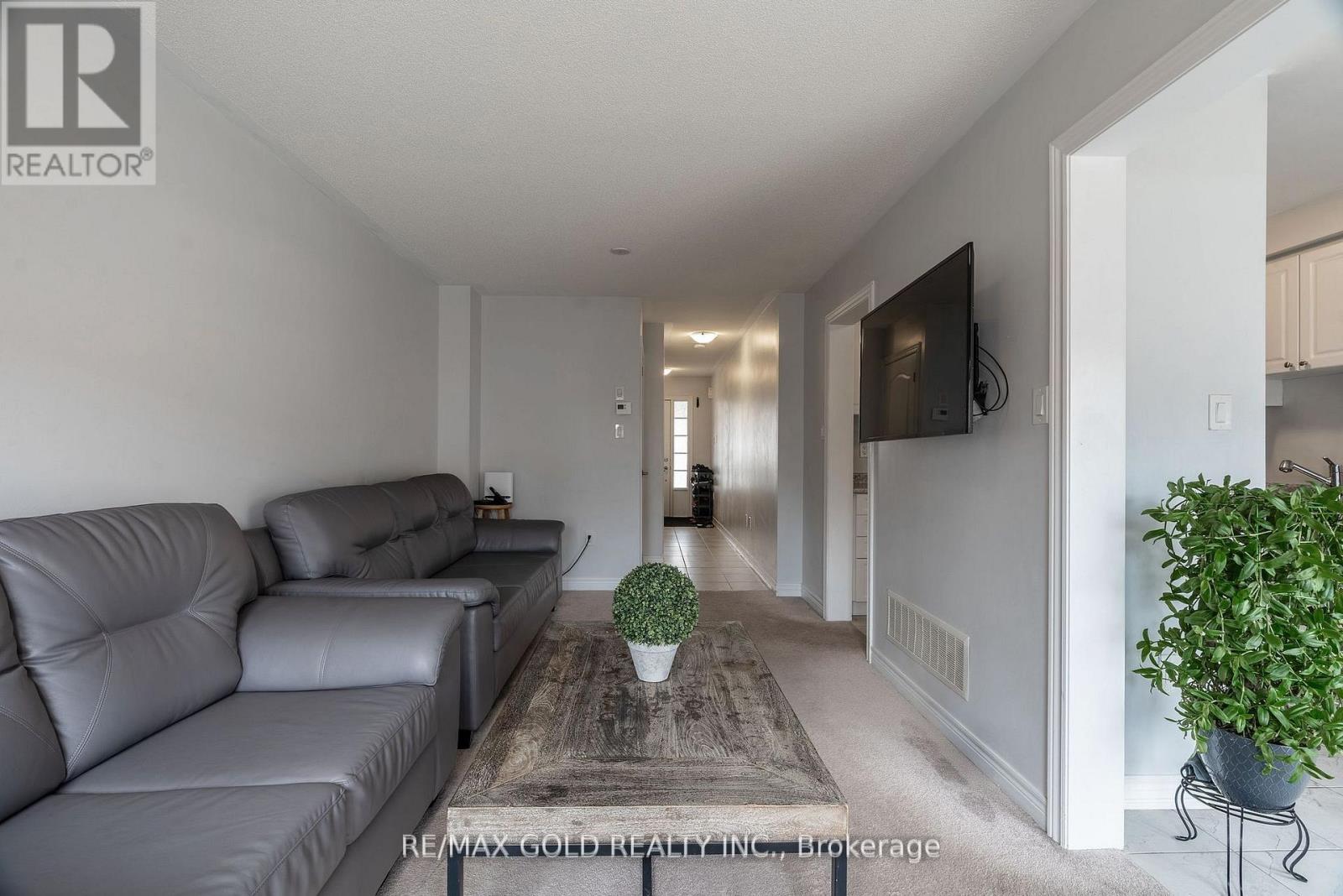 335 Stewart Street Property Photo 7