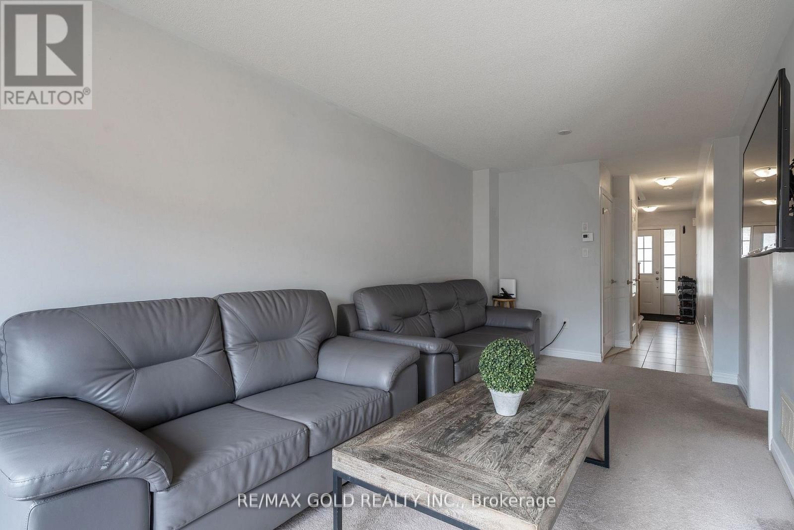 335 Stewart Street Property Photo 8