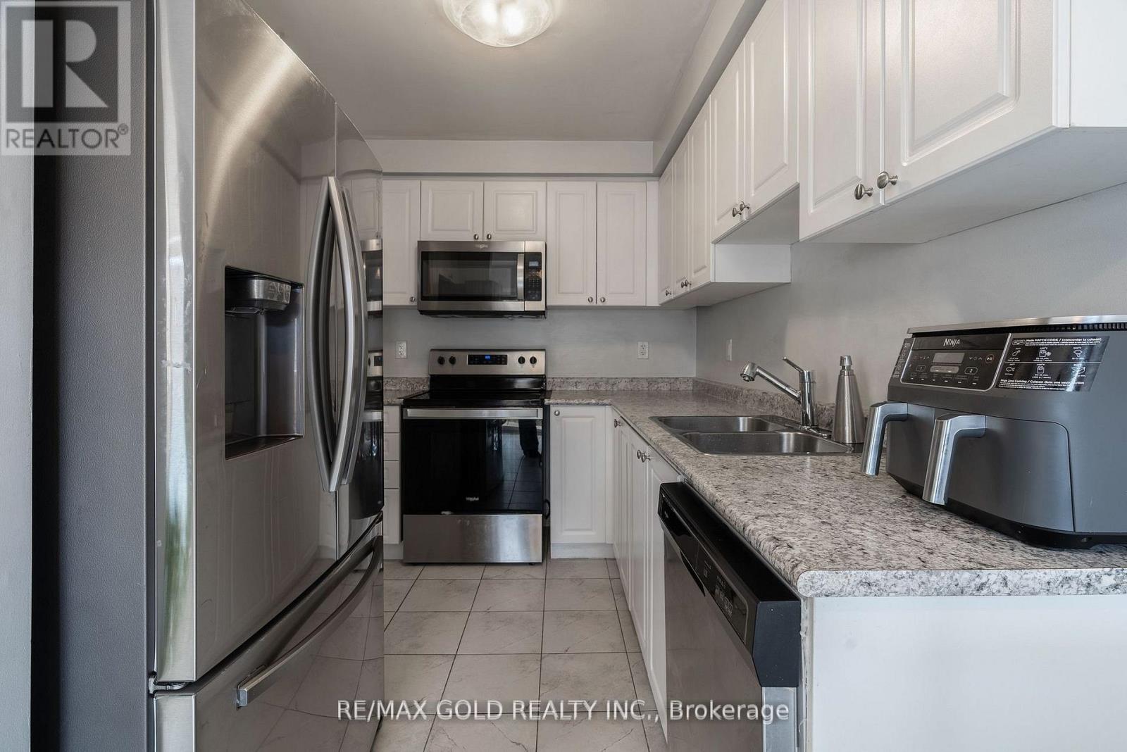 335 Stewart Street Property Photo 10
