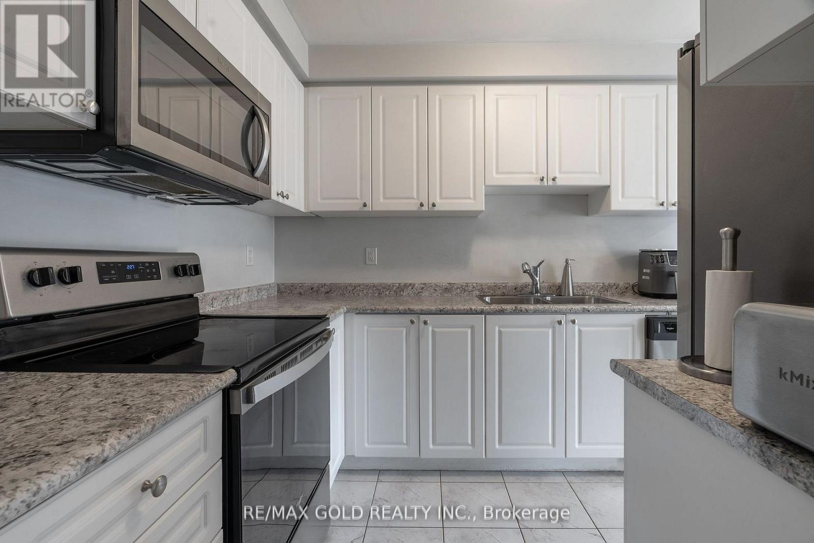 335 Stewart Street Property Photo 11