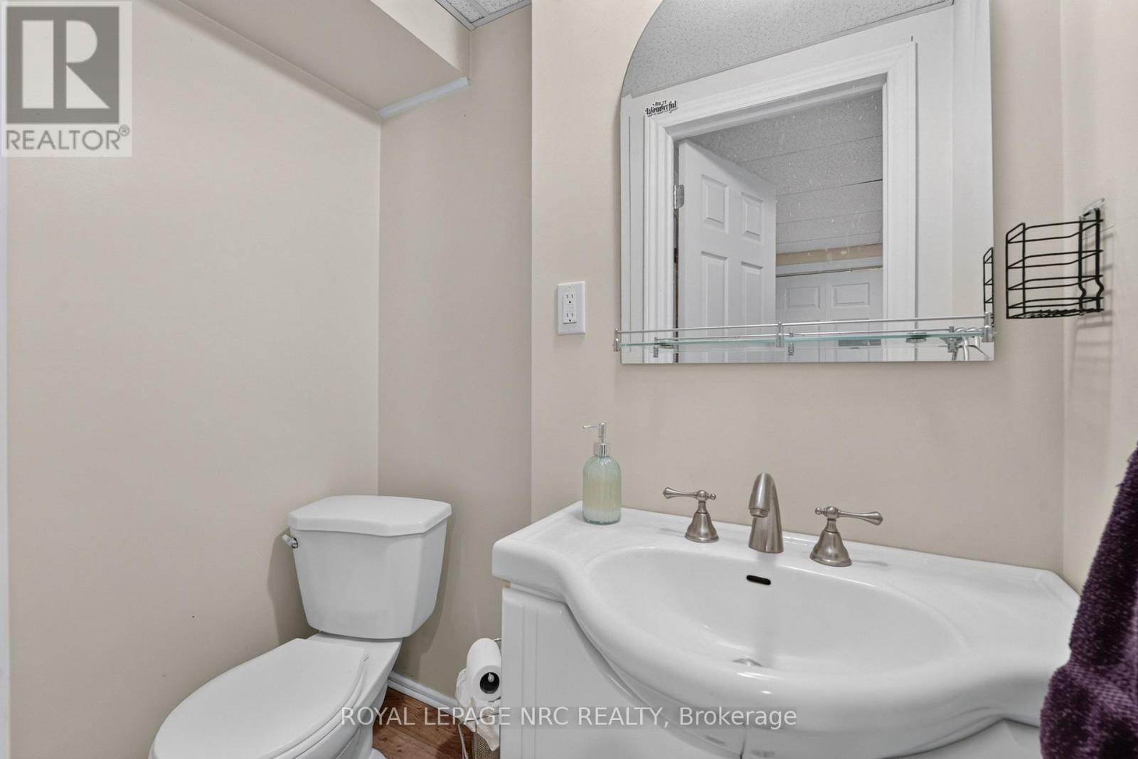 40 - 65 Dorchester Boulevard Property Photo 45