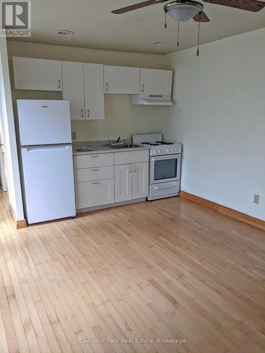 319 Berford Street Property Photo 4