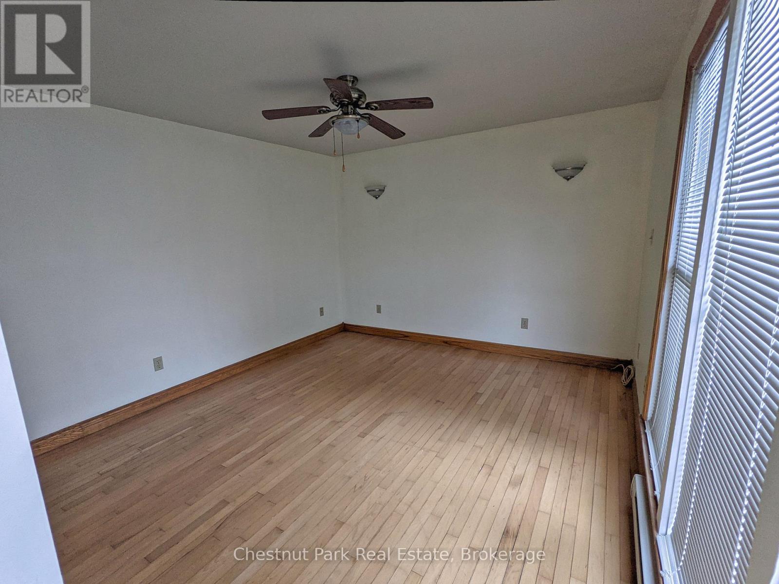 319 Berford Street Property Photo 5