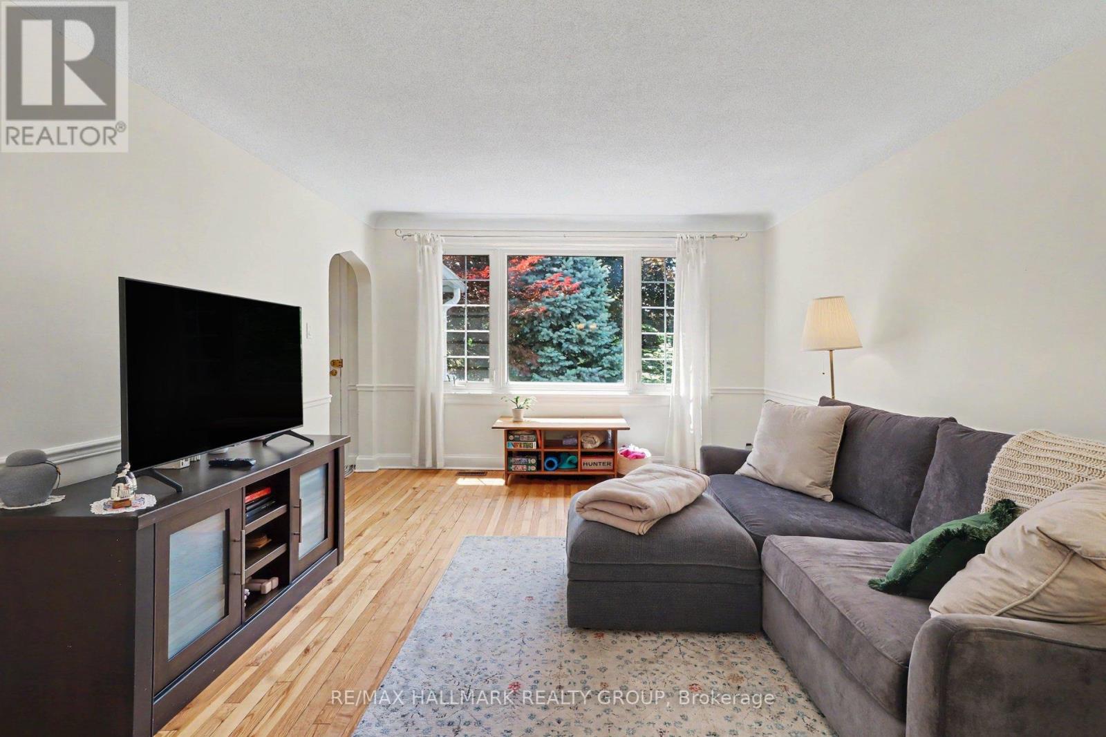 99 Dagmar Avenue Property Photo 3