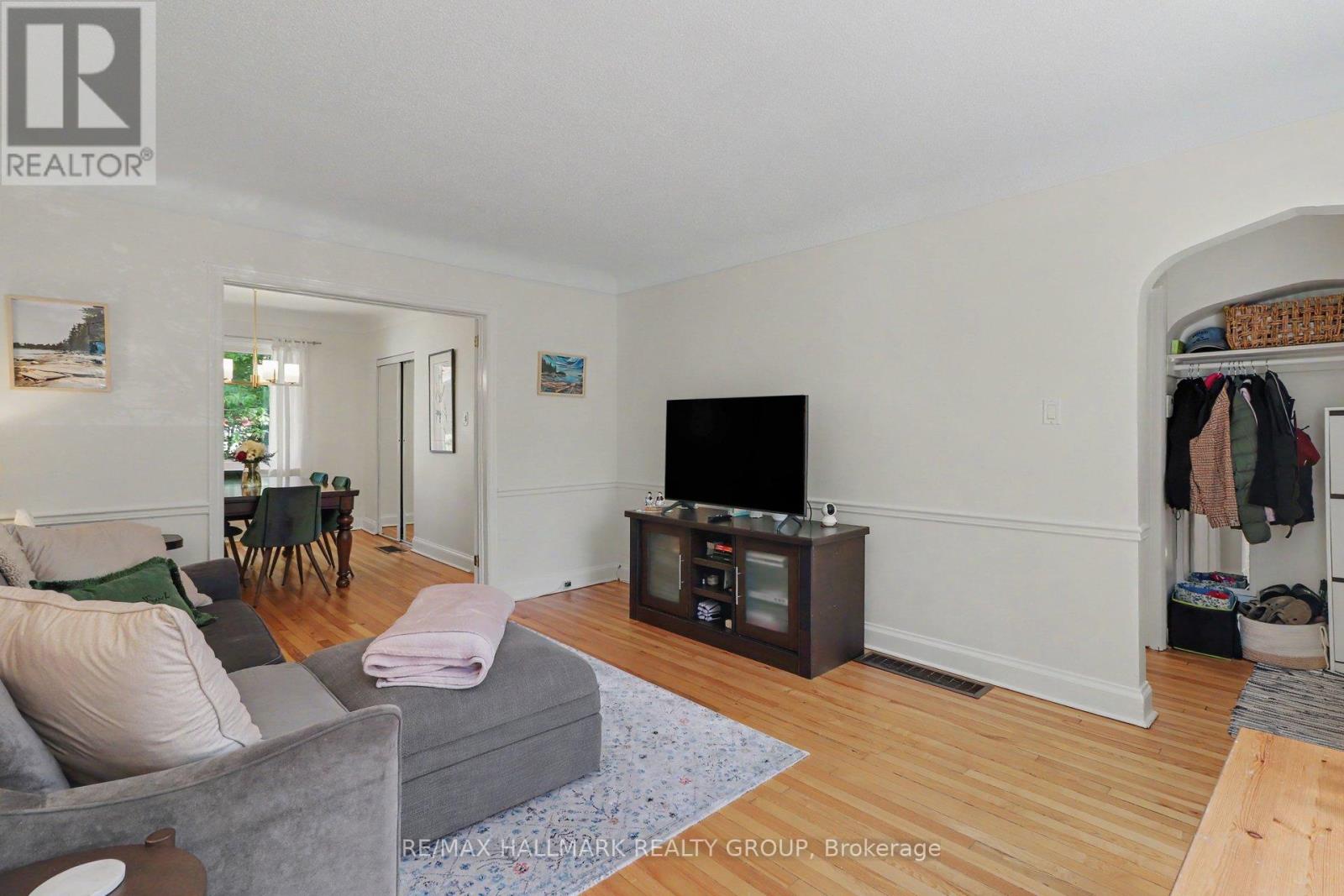 99 Dagmar Avenue Property Photo 5