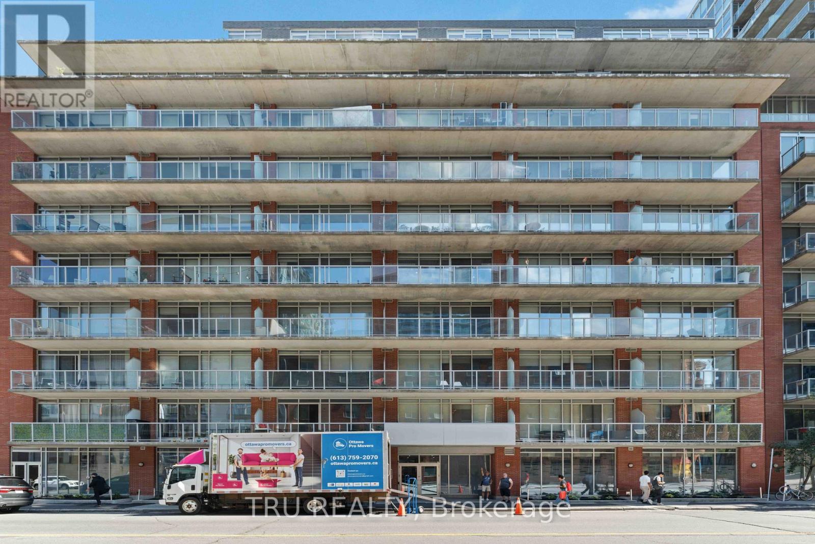 412 - 383 Cumberland Street Property Photo 2