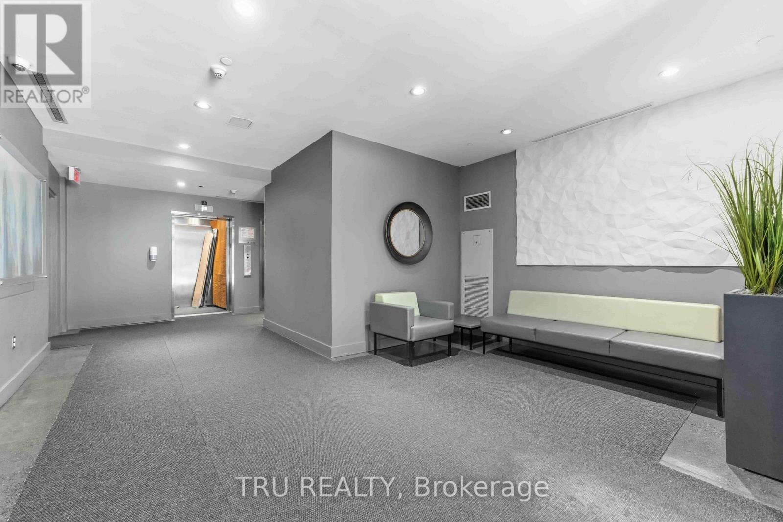 412 - 383 Cumberland Street Property Photo 4