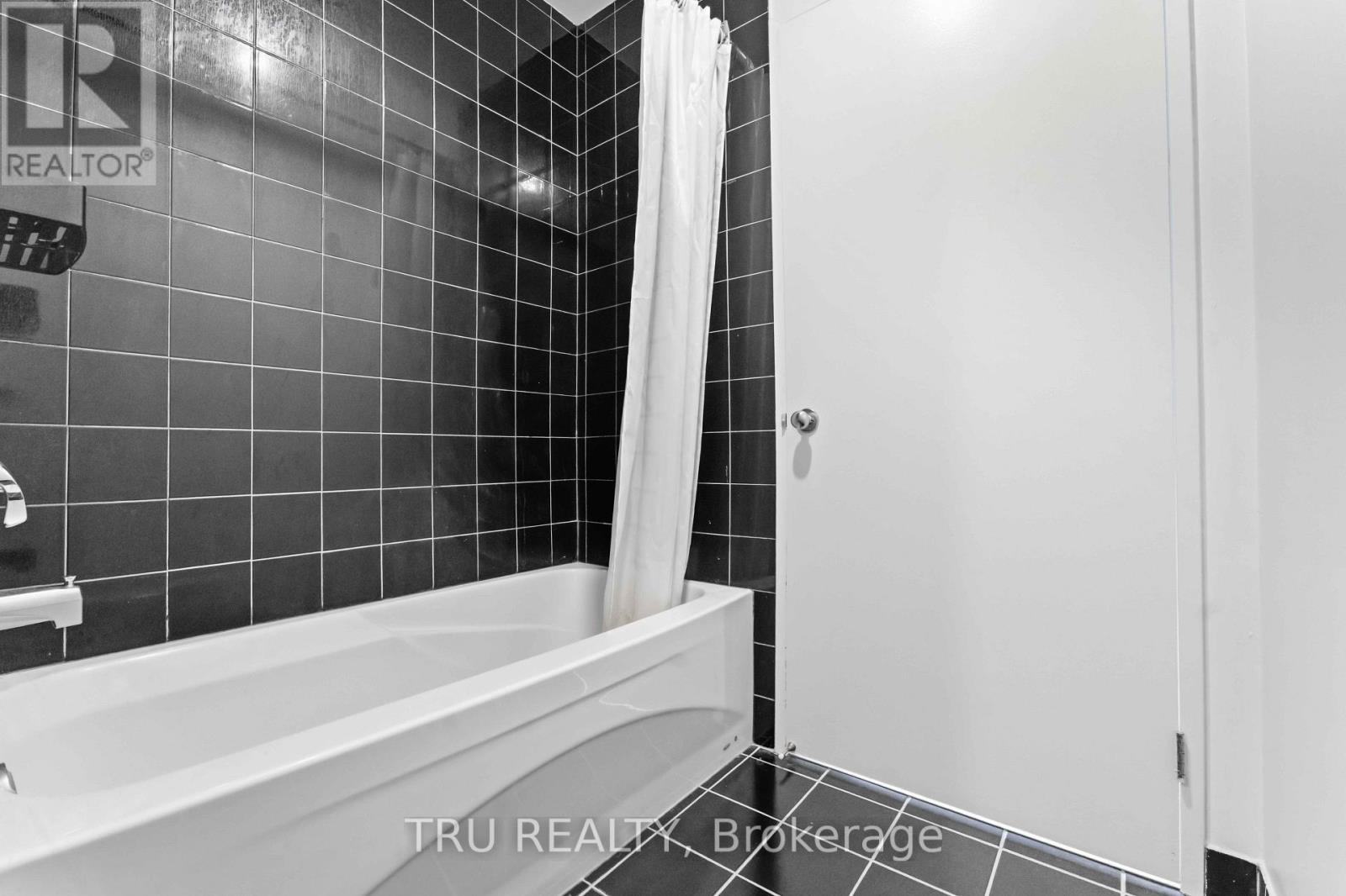412 - 383 Cumberland Street Property Photo 23