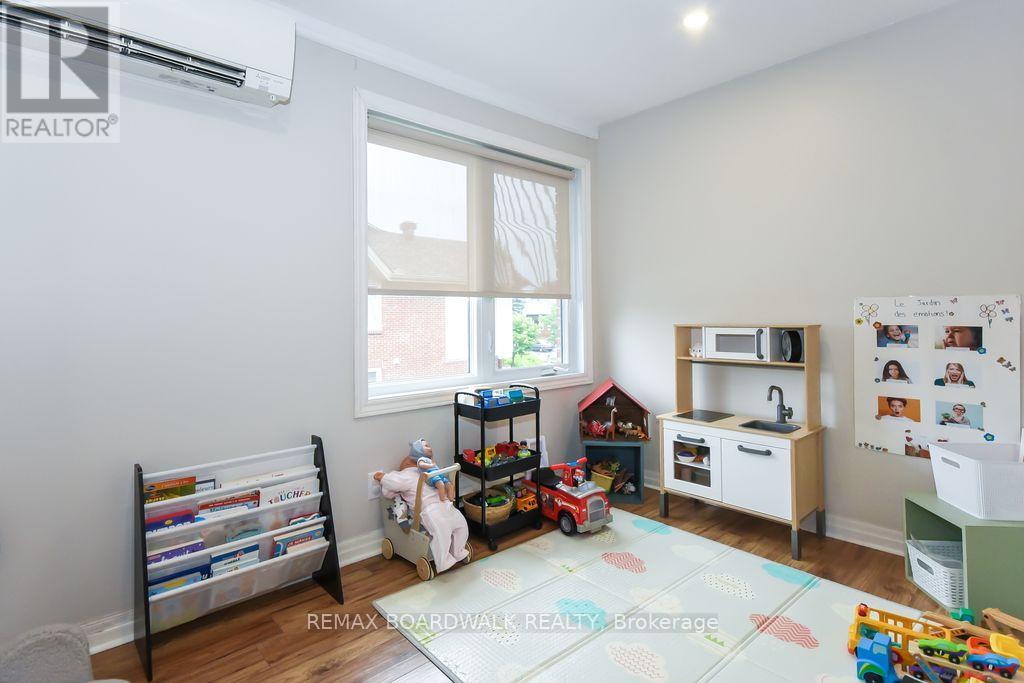 205 - 1760 Cabaret Lane Property Photo 12