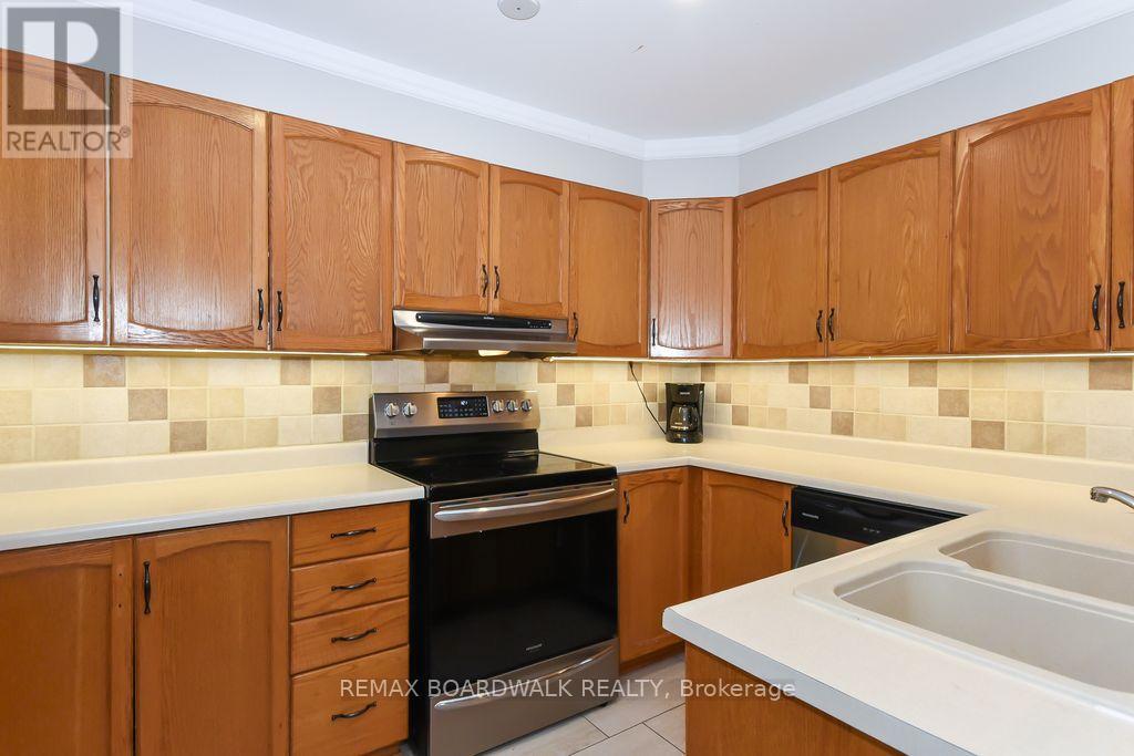 205 - 1760 Cabaret Lane Property Photo 18