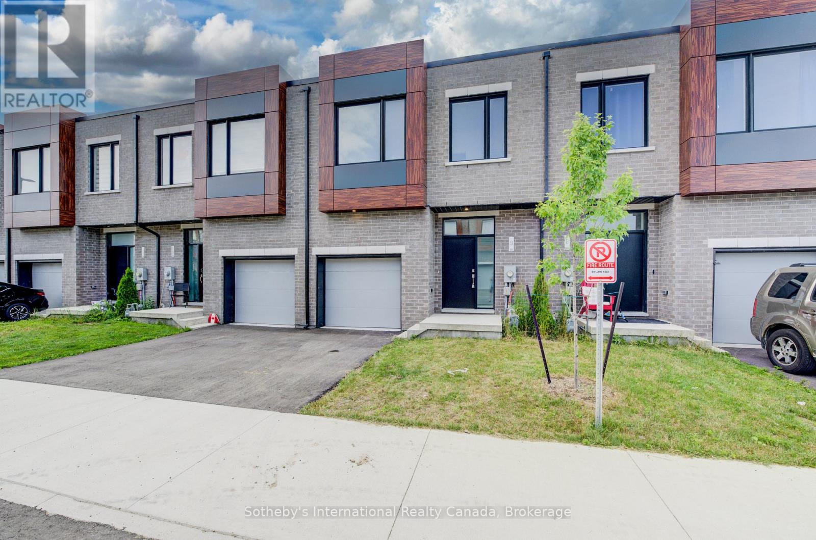 14 - 416 Dundas Street S Property Photo 3