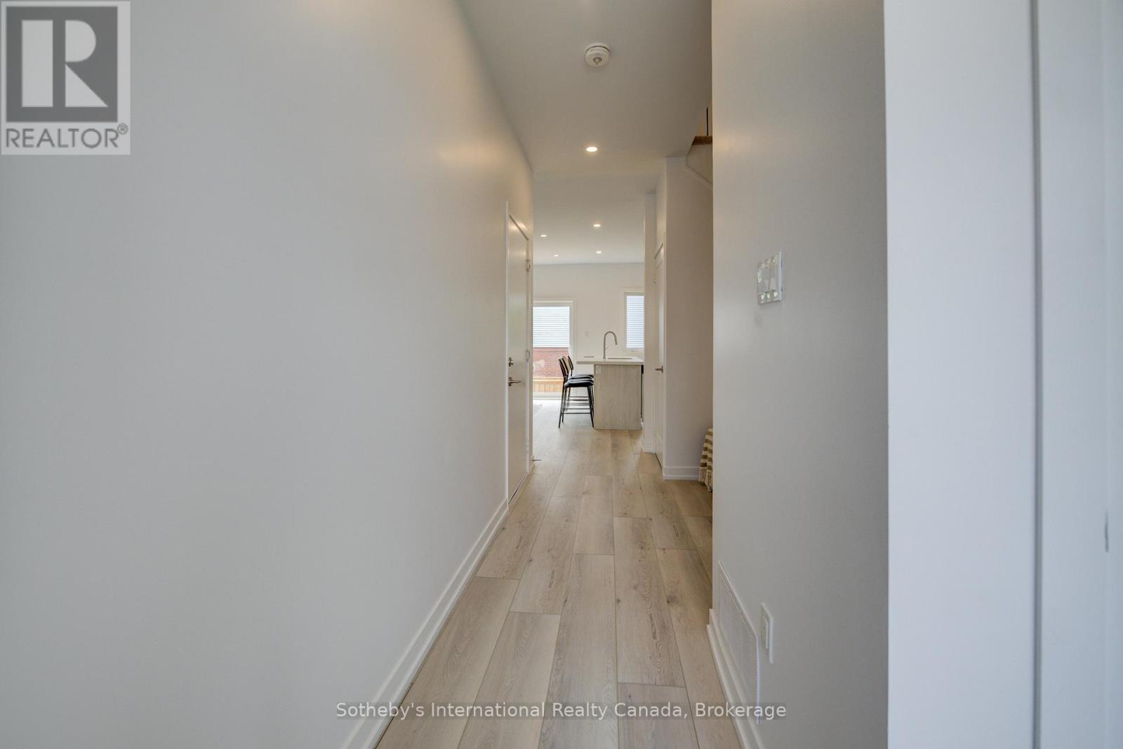 14 - 416 Dundas Street S Property Photo 5
