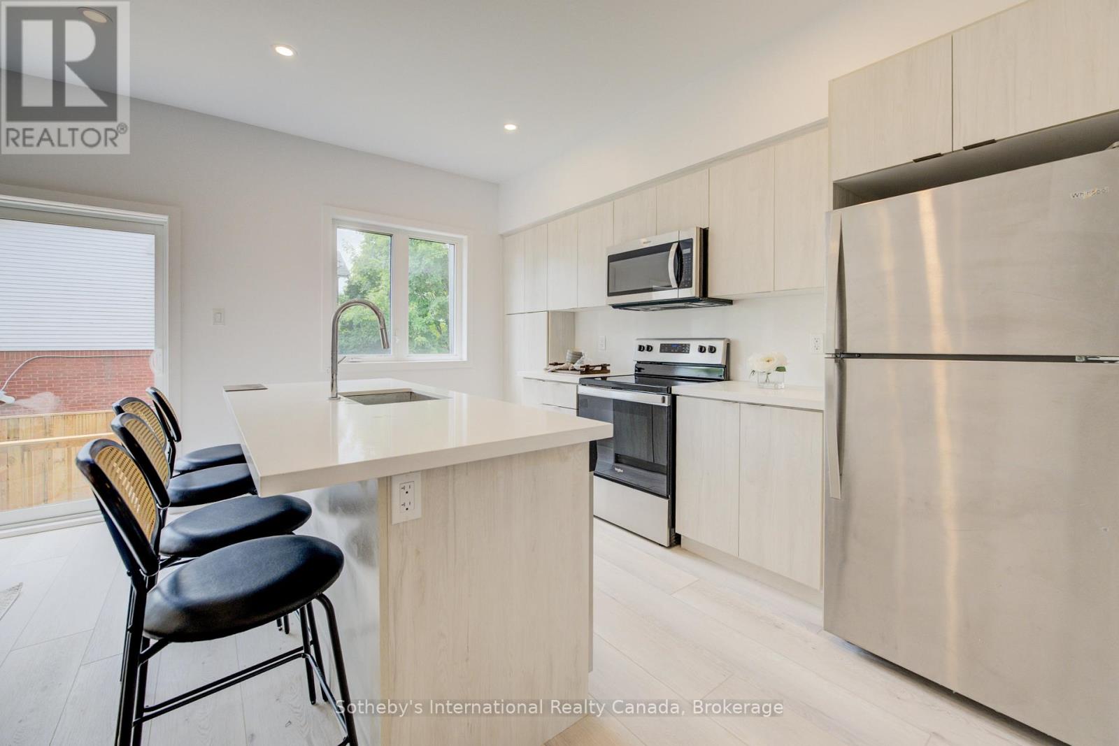 14 - 416 Dundas Street S Property Photo 10