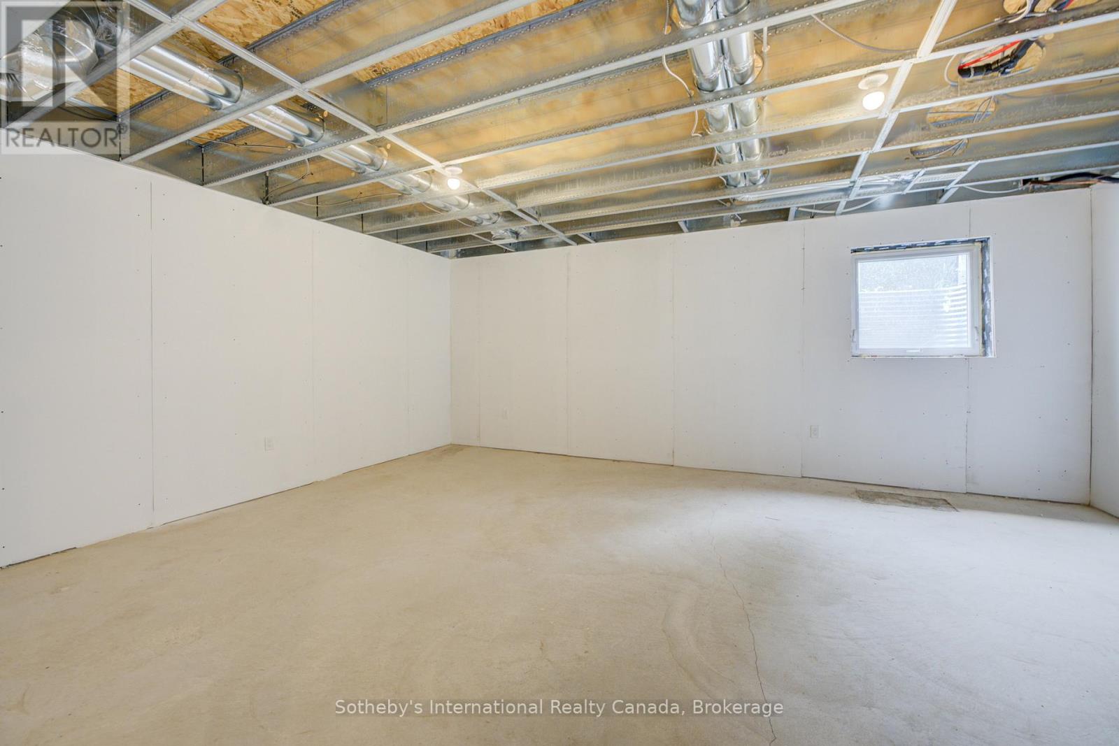 14 - 416 Dundas Street S Property Photo 33