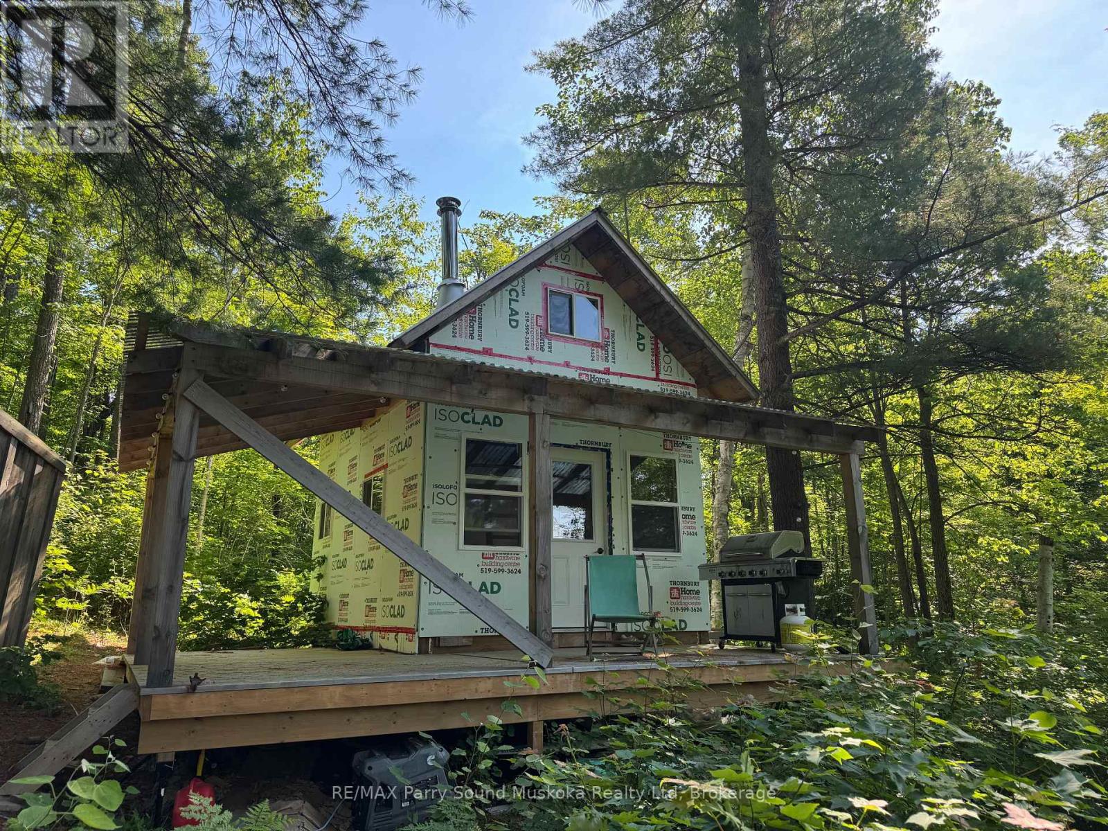 7 Bourbonnaise Island Property Photo 1