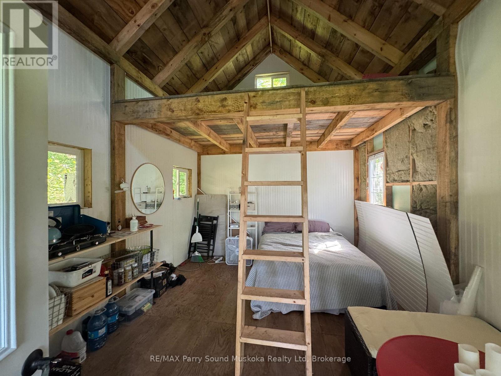 7 Bourbonnaise Island Property Photo 6