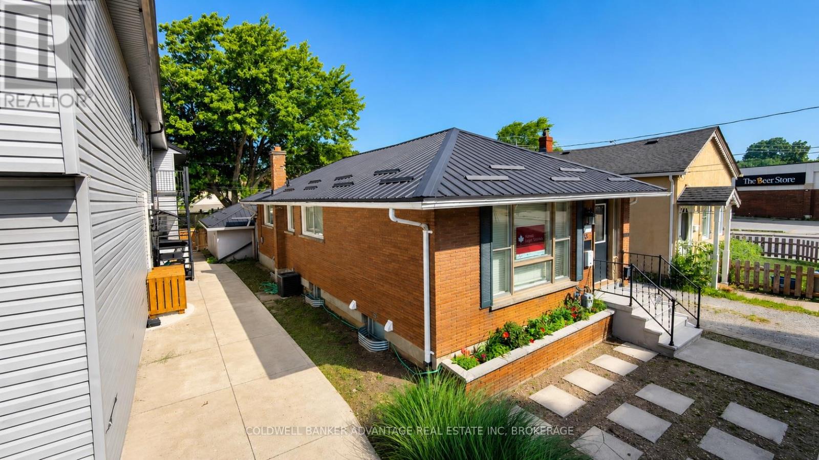 33 Raymond Street Property Photo 36