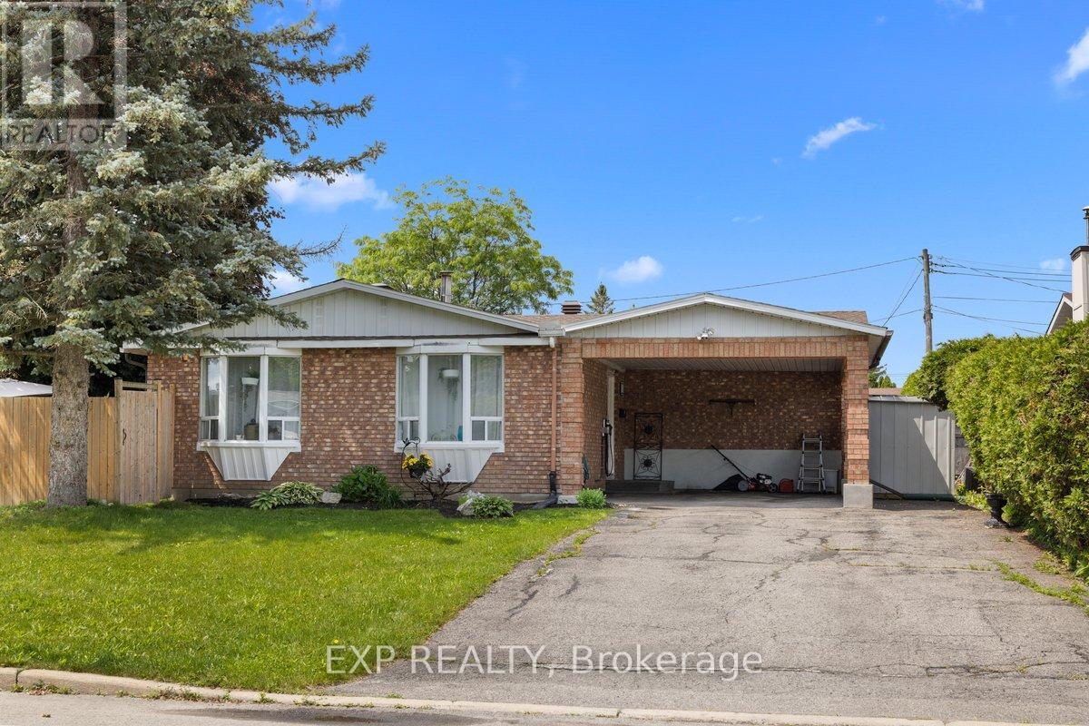 396 Hatfield Crescent Property Photo 2