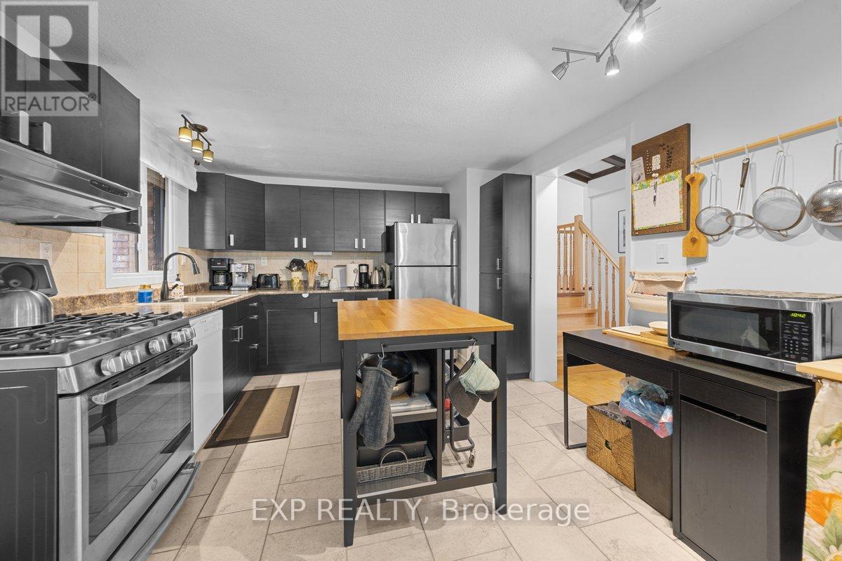 396 Hatfield Crescent Property Photo 11