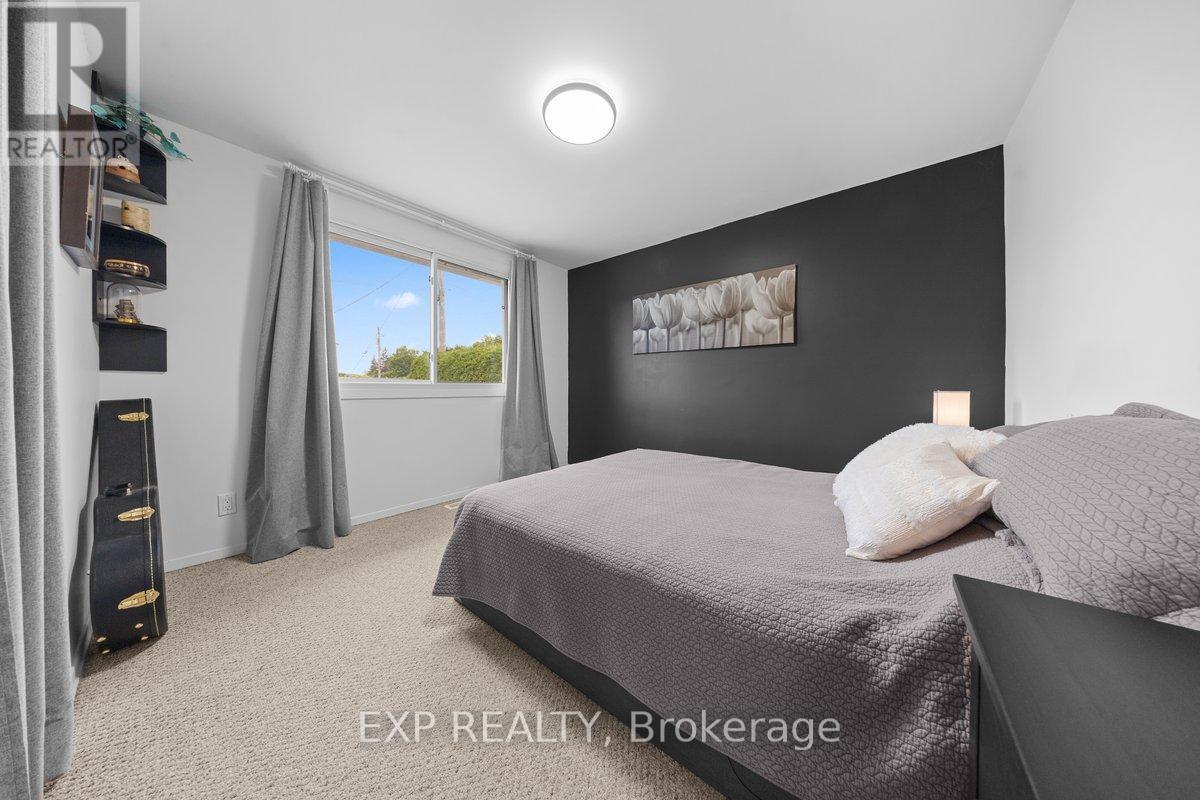 396 Hatfield Crescent Property Photo 18