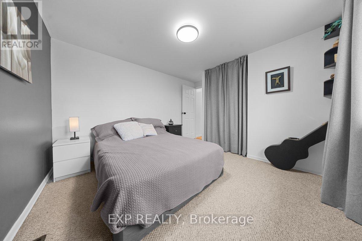 396 Hatfield Crescent Property Photo 19