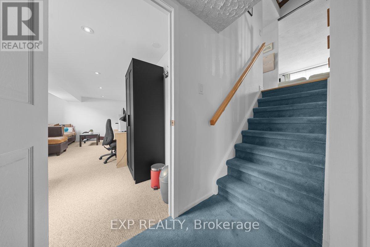 396 Hatfield Crescent Property Photo 21