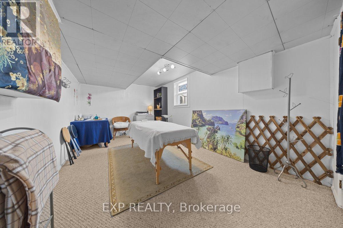 396 Hatfield Crescent Property Photo 24
