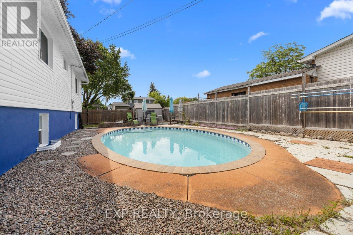 396 Hatfield Crescent Property Photo 31