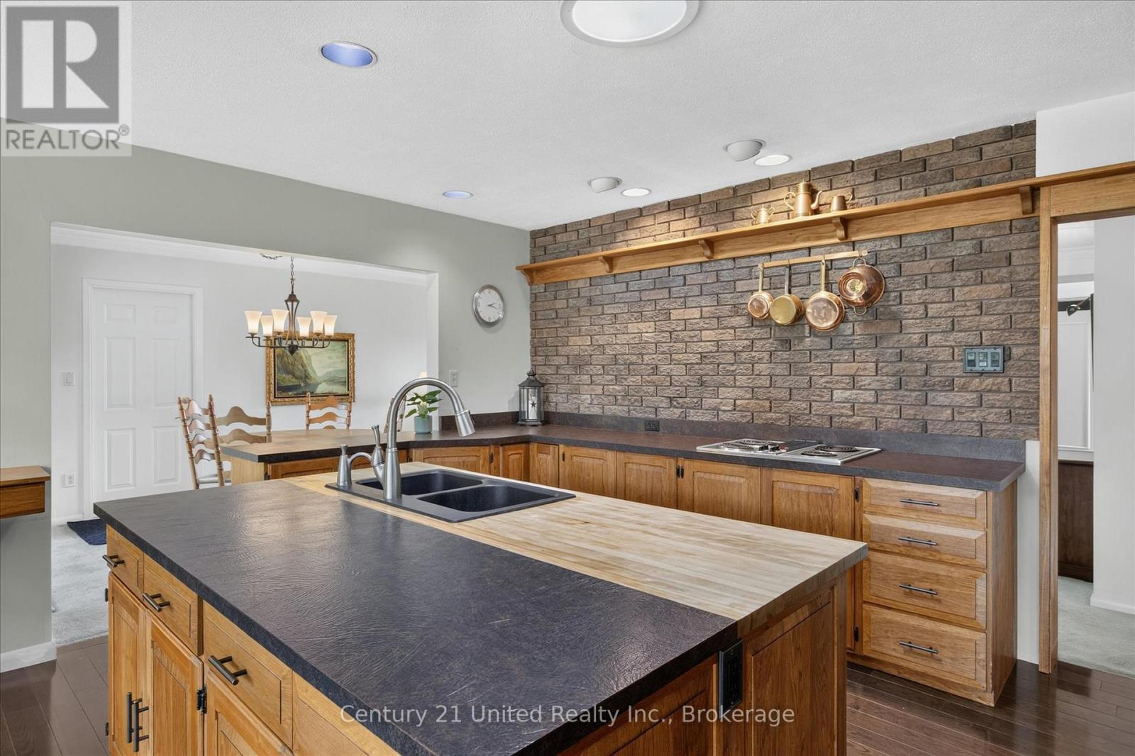 130 Earlwood Drive Property Photo 12