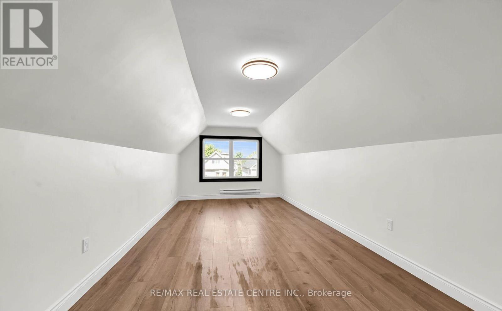 68 Kinrade Avenue Property Photo 10