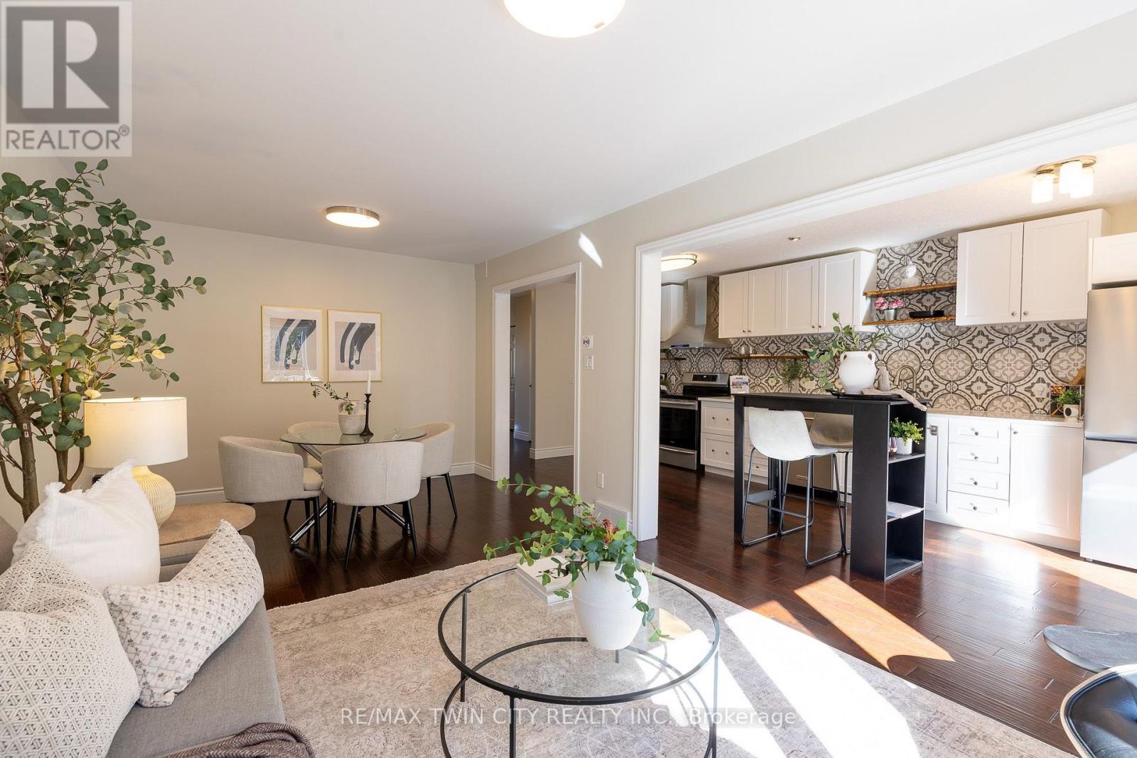 569 Violet Street Property Photo 10