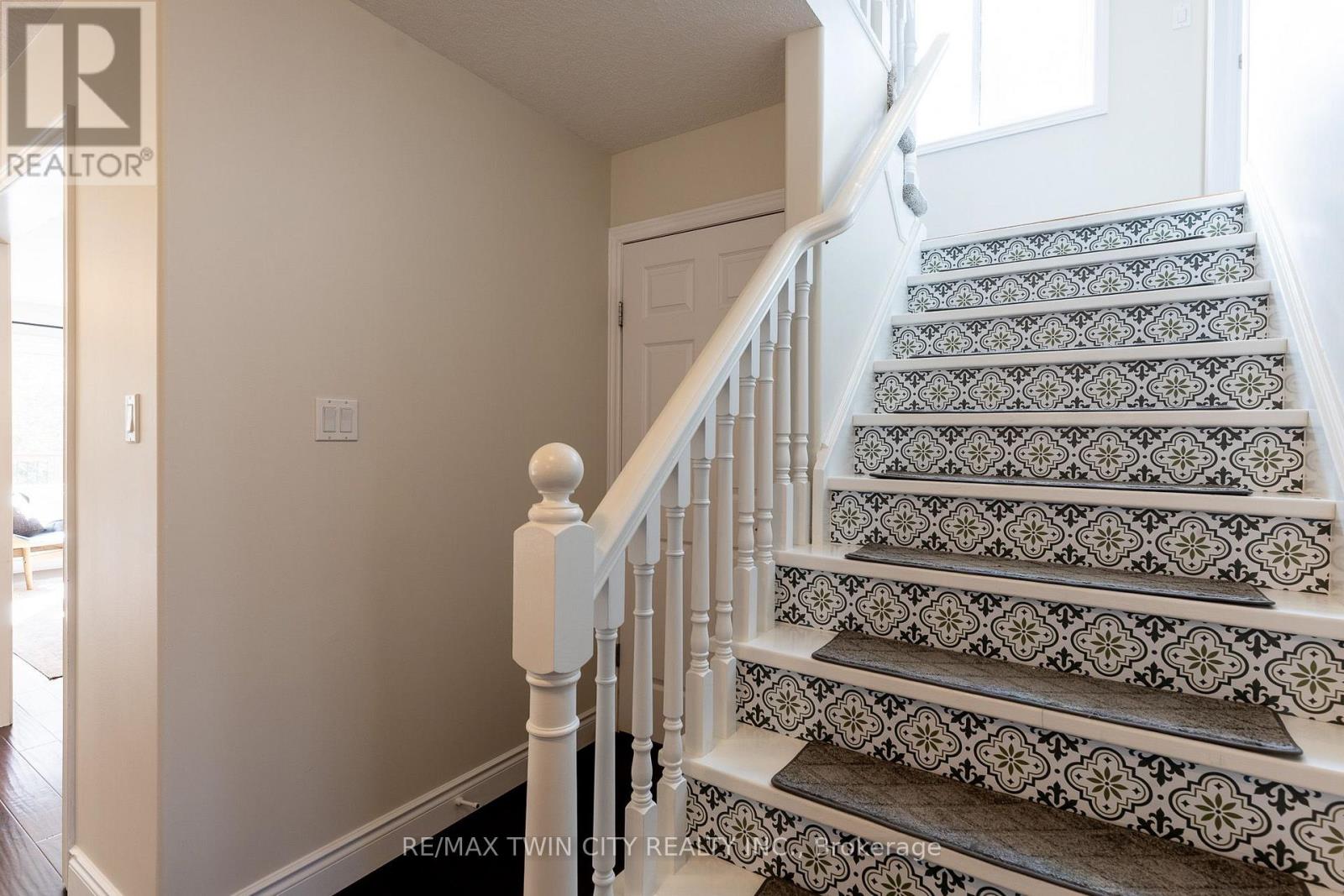 569 Violet Street Property Photo 14
