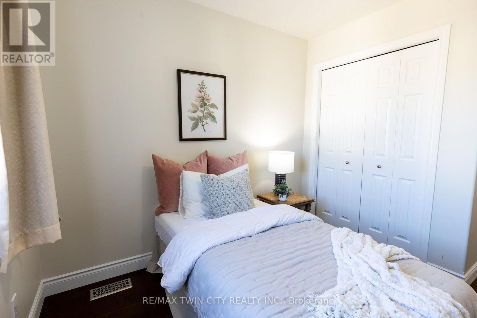 569 Violet Street Property Photo 19